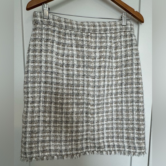Ann Taylor Tweed Button-Down Frayed Edged Skirt in Gray, White & Black NWT Sz 6 - Picture 9 of 9